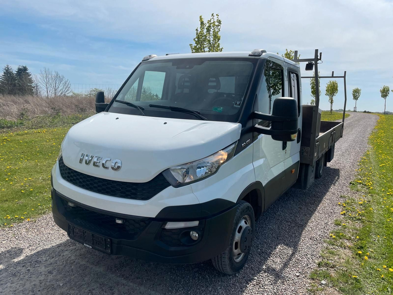 Iveco Daily 3.0 Fahrgestell Doppelkabine 50 C *Crane* - Van flatbed, Van kombi: gambar 3 Iveco Daily 3.0 Fahrgestell Doppelkabine 50 C *Crane* - Van flatbed, Van kombi: gambar 3