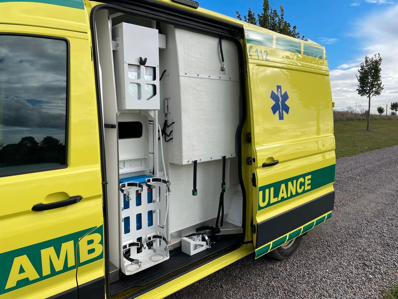 Ambulans MAN TGE 4.180 Ambulance * 29 400 € netto *RESERVED: gambar 23