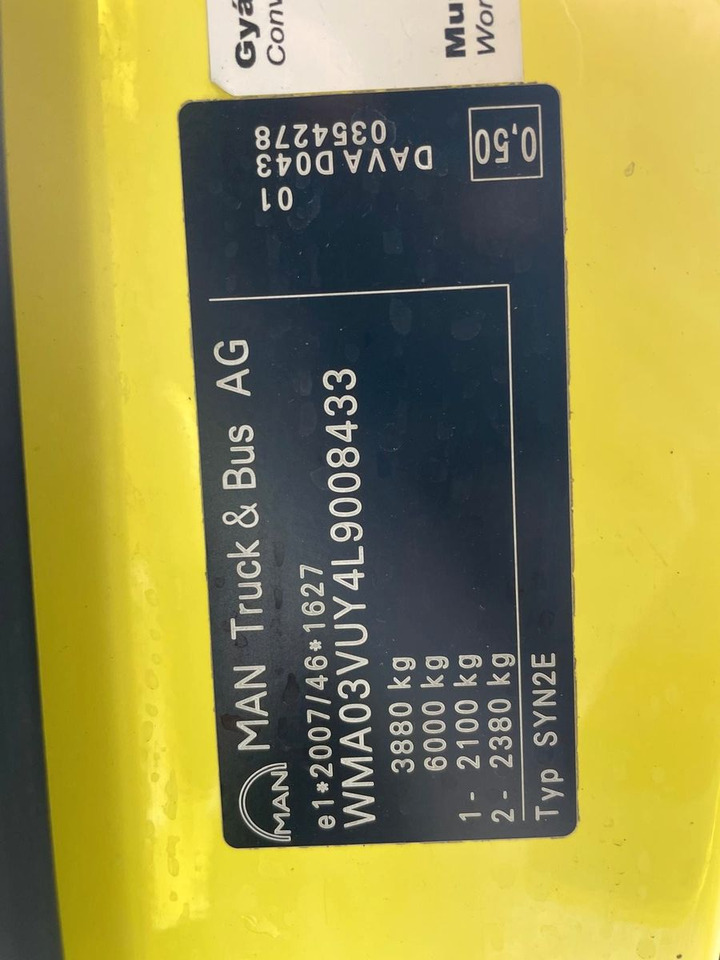 Ambulans MAN TGE 4.180 Ambulance * 29 400 € netto *RESERVED: gambar 24