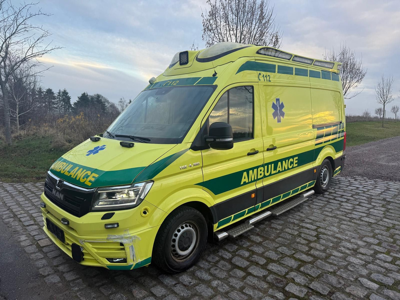 MAN TGE 4.180 Ambulance * 31 900 € netto - Ambulans: gambar 2 MAN TGE 4.180 Ambulance * 31 900 € netto - Ambulans: gambar 2