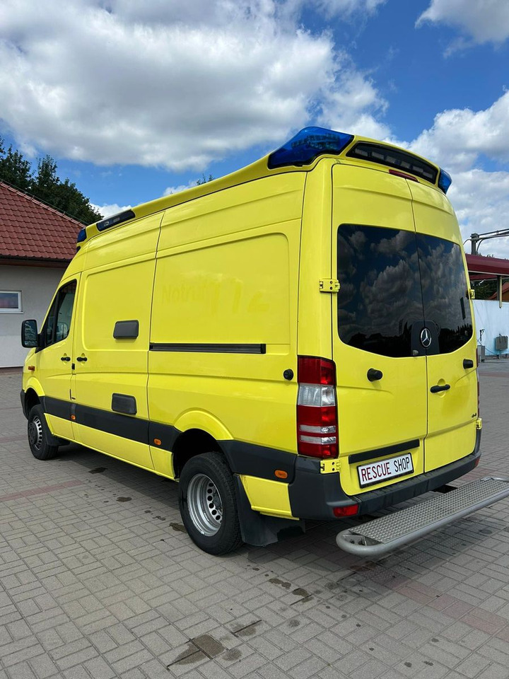 Mercedes-Benz Sprinter 519 CDI 4X4 **Ambulace** - Van penumpang: gambar 3 Mercedes-Benz Sprinter 519 CDI 4X4 **Ambulace** - Van penumpang: gambar 3