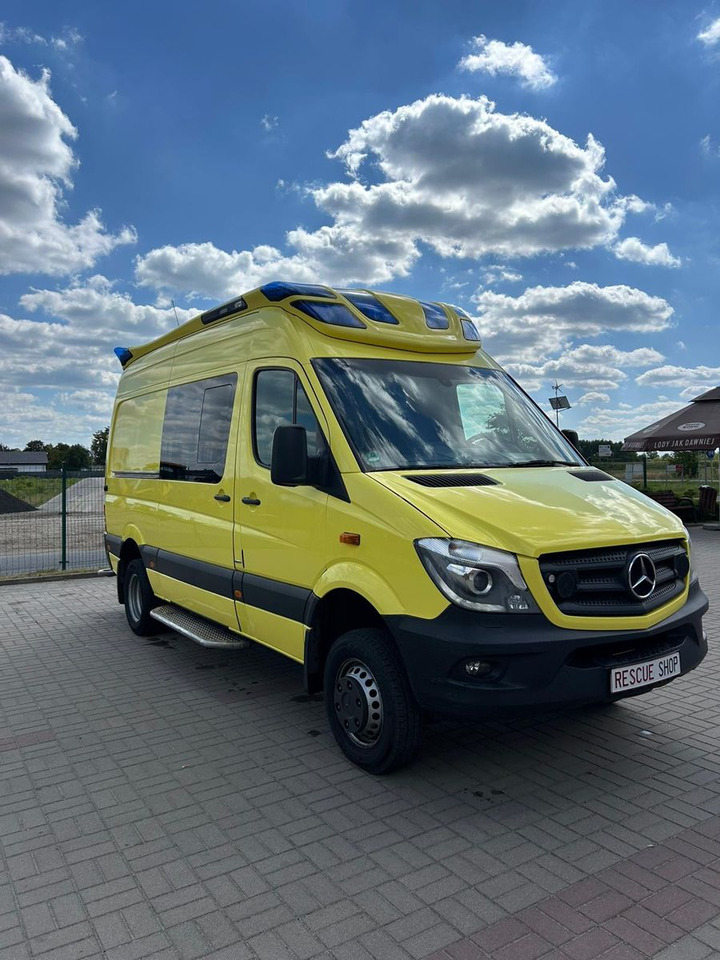 Mercedes-Benz Sprinter 519 CDI 4X4 **Ambulace** - Van penumpang: gambar 1 Mercedes-Benz Sprinter 519 CDI 4X4 **Ambulace** - Van penumpang: gambar 1