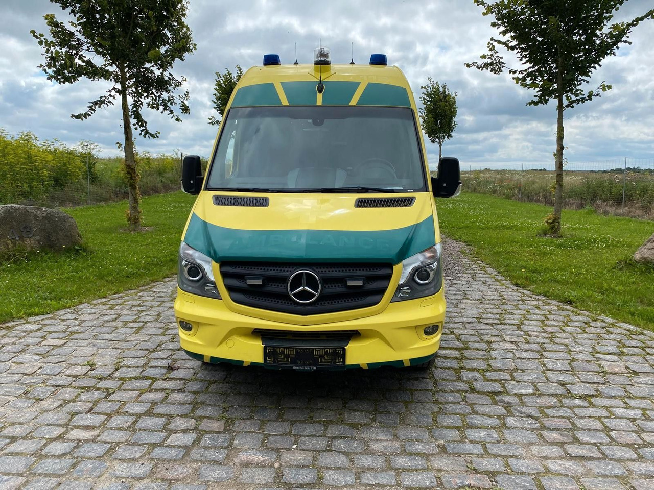Mercedes-Benz Sprinter 519 CDI MAXI +Lift *20 000€ netto - Ambulans: gambar 2 Mercedes-Benz Sprinter 519 CDI MAXI +Lift *20 000€ netto - Ambulans: gambar 2