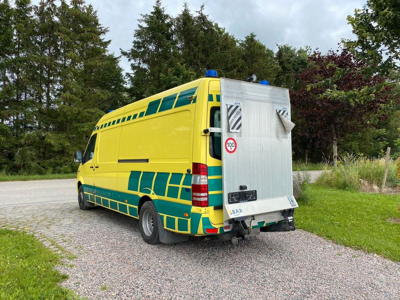 Mercedes-Benz Sprinter 519 CDI MAXI +Lift *20 000€ netto - Ambulans: gambar 5 Mercedes-Benz Sprinter 519 CDI MAXI +Lift *20 000€ netto - Ambulans: gambar 5