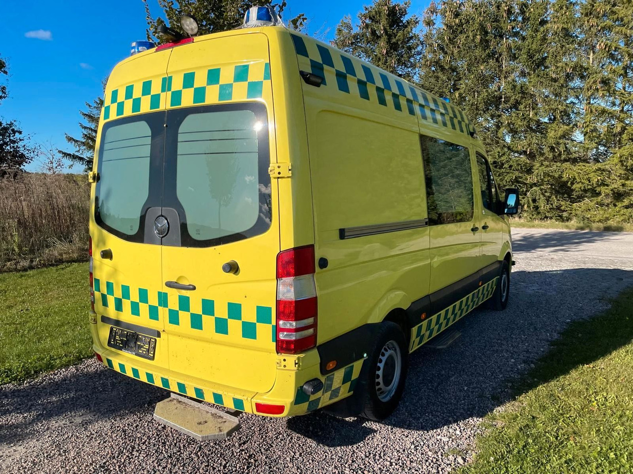 Mercedes-Benz Sprinter II Kasten 316 CDI Ambulance - Ambulans: gambar 5 Mercedes-Benz Sprinter II Kasten 316 CDI Ambulance - Ambulans: gambar 5