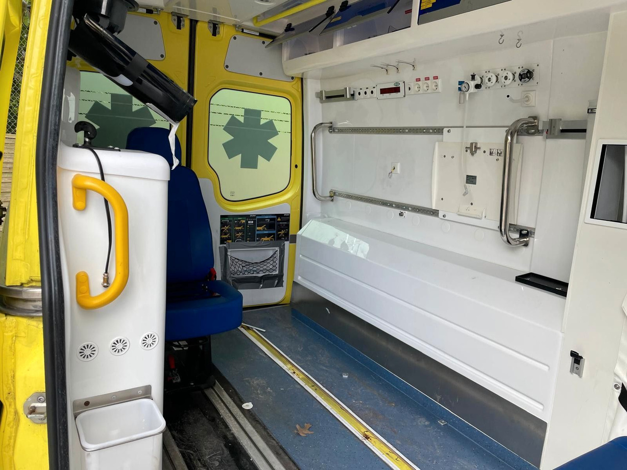 Ambulans Mercedes-Benz Sprinter II Kasten 316 CDI Aut *Ambulance: gambar 18