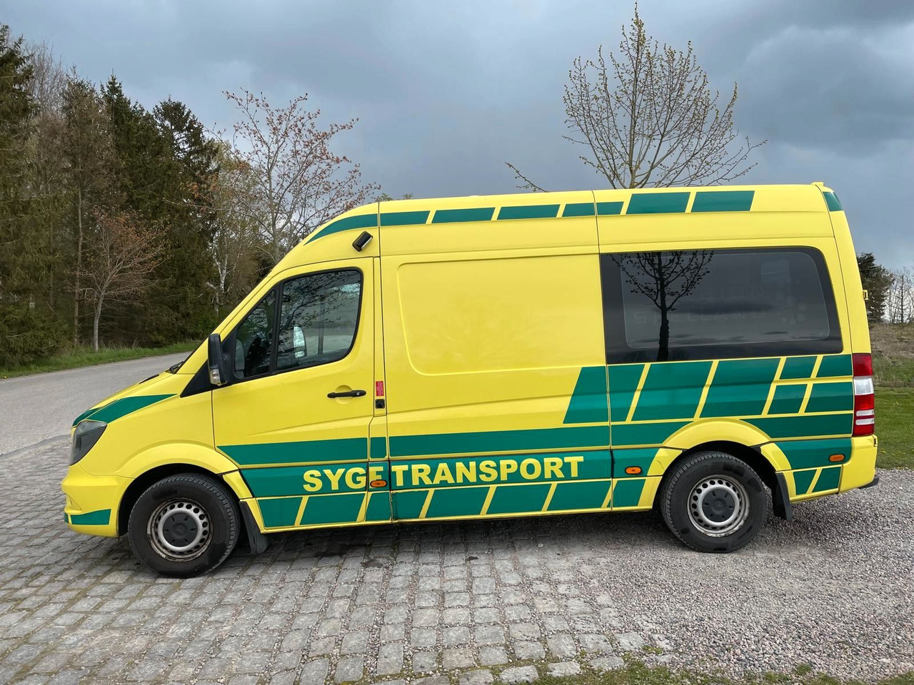 Mercedes-Benz Sprinter II kasten 316 CDI Aut - Ambulans: gambar 2 Mercedes-Benz Sprinter II kasten 316 CDI Aut - Ambulans: gambar 2