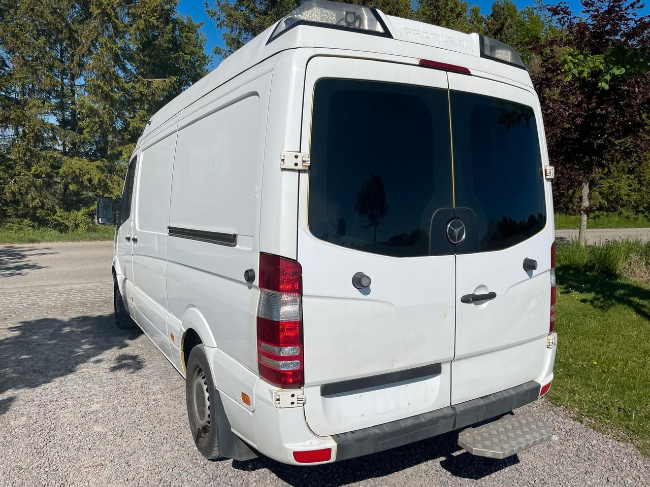 Mercedes-Benz Sprinter Kasten 316 CDI Ambulance *7 300 Netto - Ambulans: gambar 3 Mercedes-Benz Sprinter Kasten 316 CDI Ambulance *7 300 Netto - Ambulans: gambar 3