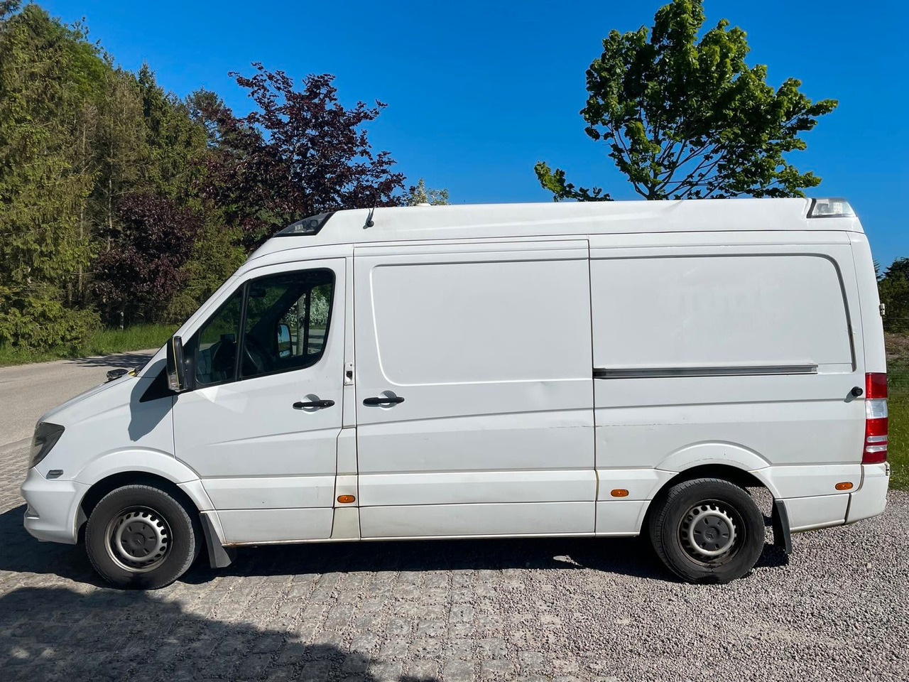 Mercedes-Benz Sprinter Kasten 316 CDI Ambulance *7 300 Netto - Ambulans: gambar 2 Mercedes-Benz Sprinter Kasten 316 CDI Ambulance *7 300 Netto - Ambulans: gambar 2