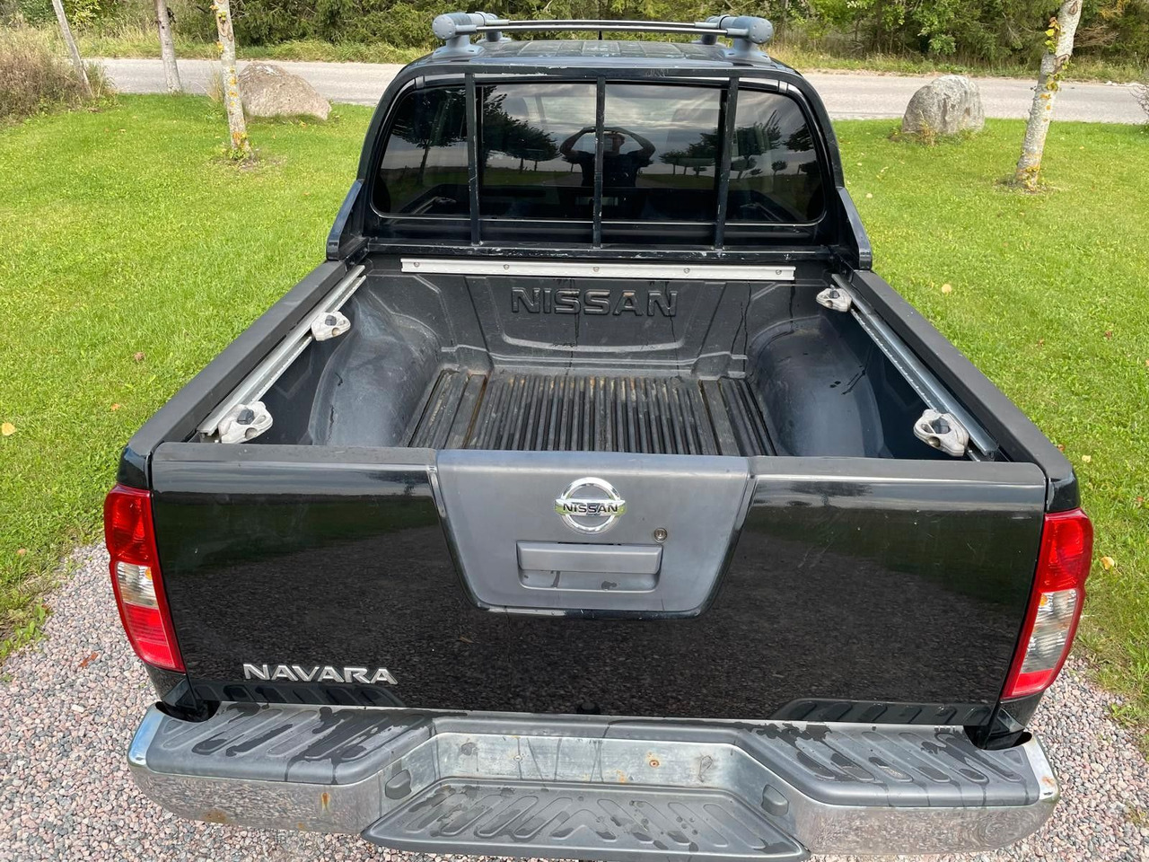 Nissan Navara Pickup Double Cab LE V6 4x4 LB - Mobil SUV: gambar 5 Nissan Navara Pickup Double Cab LE V6 4x4 LB - Mobil SUV: gambar 5