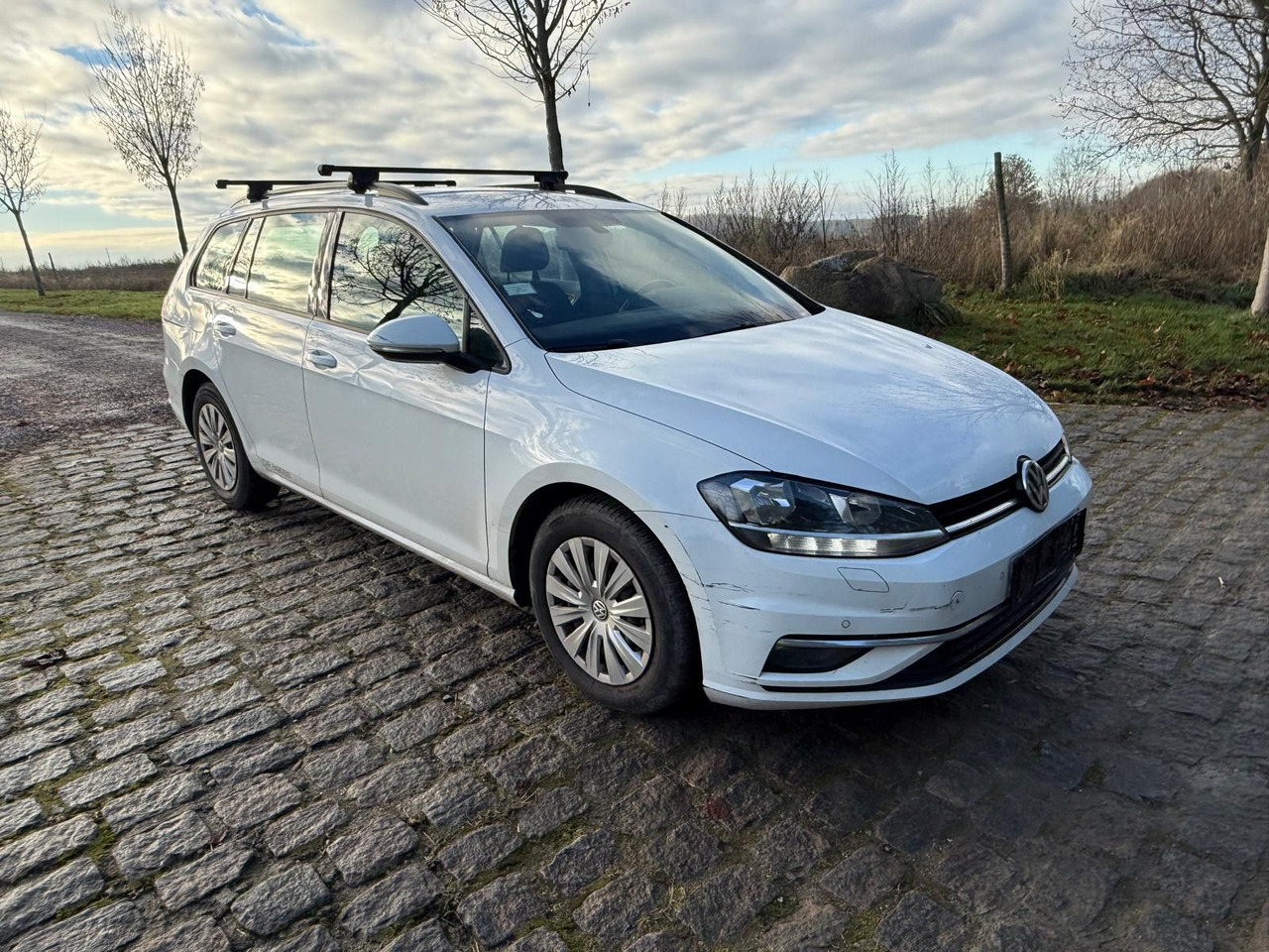 Volkswagen Golf VII 1.6 TDI Comfortline *LKW zull. 2sitze - Station wagon: gambar 1 Volkswagen Golf VII 1.6 TDI Comfortline *LKW zull. 2sitze - Station wagon: gambar 1