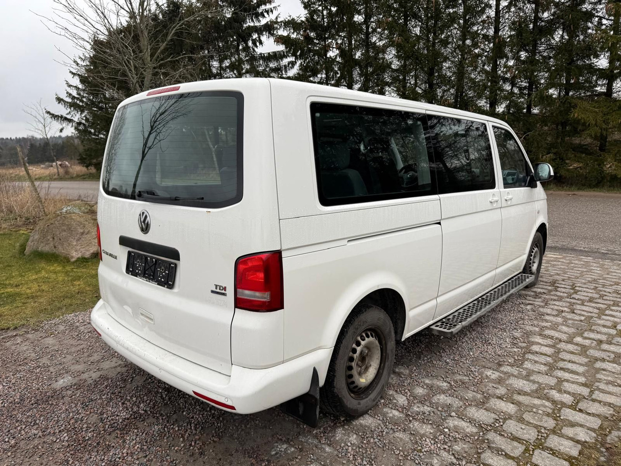 Volkswagen T5 Caravelle 2.0 TDI DSG Lang *7 Sitzplätze* - Van penumpang: gambar 4 Volkswagen T5 Caravelle 2.0 TDI DSG Lang *7 Sitzplätze* - Van penumpang: gambar 4