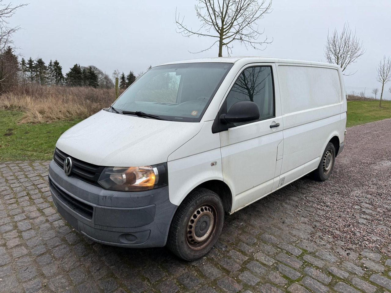 Volkswagen T5 Transporter 2.0 TDI Kasten *RESERVED Ro - Van kecil: gambar 3 Volkswagen T5 Transporter 2.0 TDI Kasten *RESERVED Ro - Van kecil: gambar 3