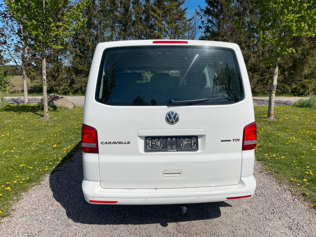 Volkswagen T5 Transporter Bus Caravelle Comfortline lang - Van penumpang: gambar 4 Volkswagen T5 Transporter Bus Caravelle Comfortline lang - Van penumpang: gambar 4