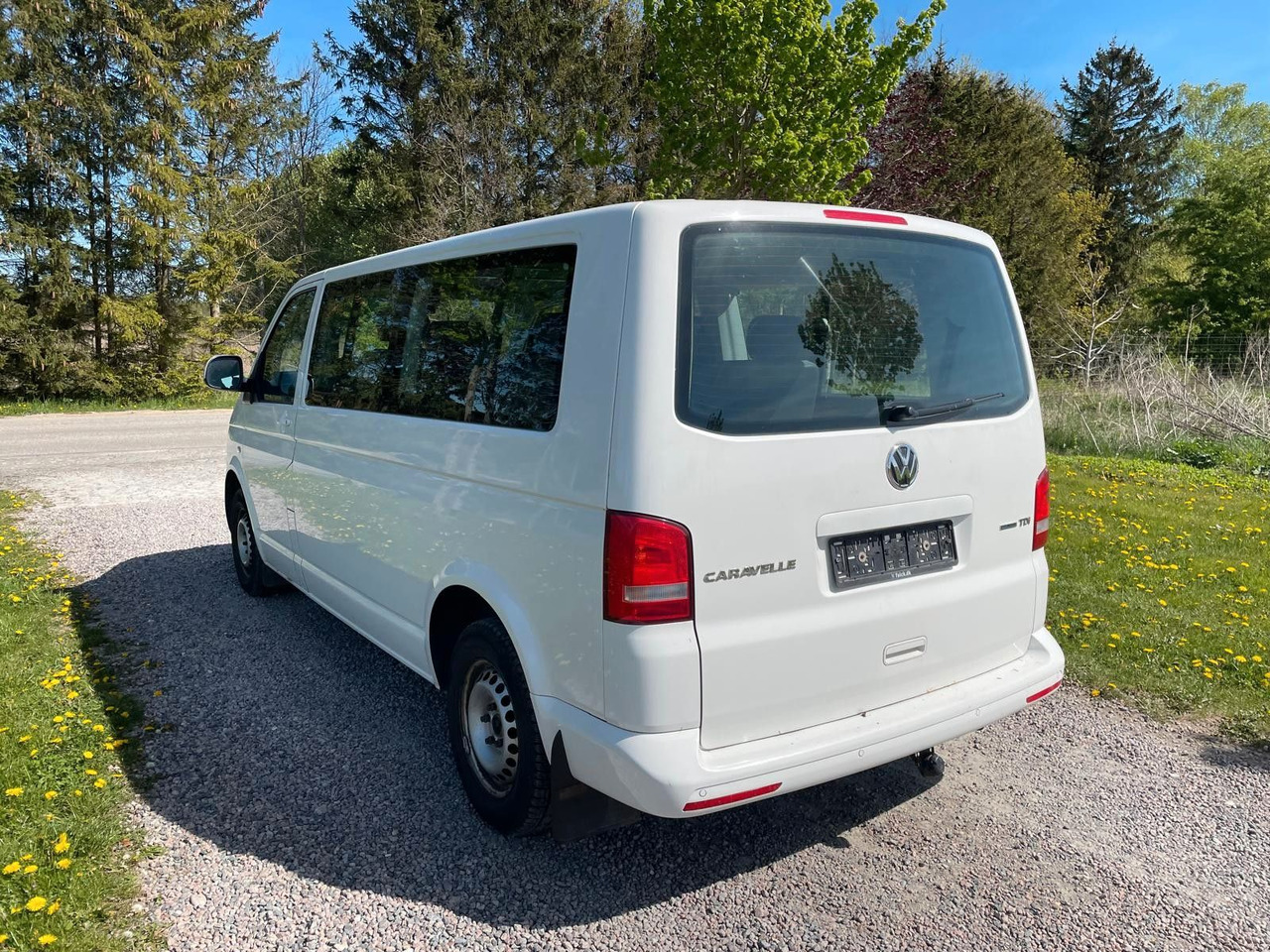 Volkswagen T5 Transporter Bus Caravelle Comfortline lang - Van penumpang: gambar 3 Volkswagen T5 Transporter Bus Caravelle Comfortline lang - Van penumpang: gambar 3