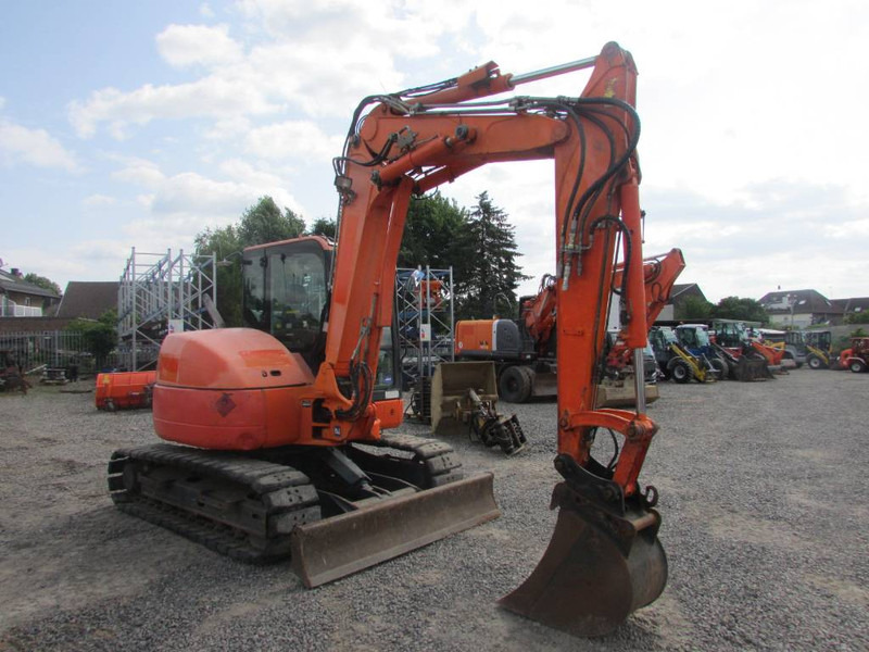 Komatsu PC 80 MR-3 /31.000 EUR - Ekskavator mini: gambar 3 Komatsu PC 80 MR-3 /31.000 EUR - Ekskavator mini: gambar 3
