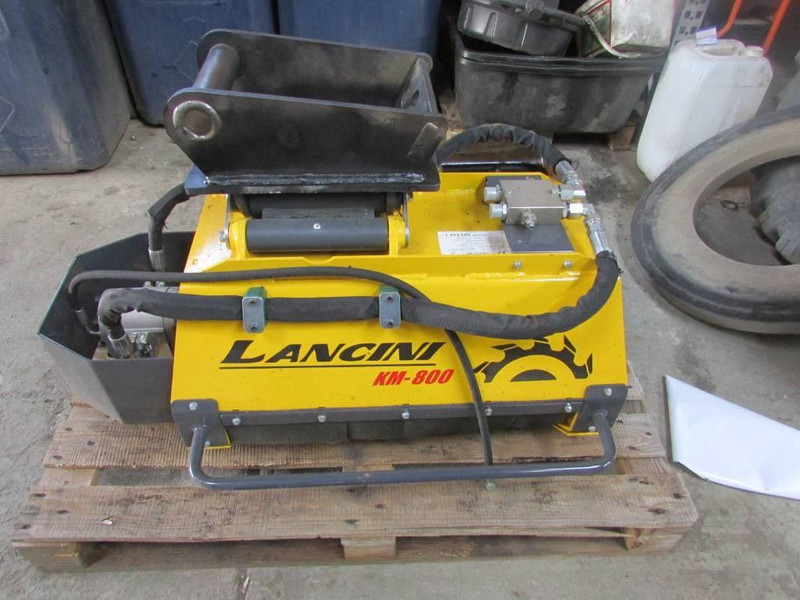 Lancini KM 800 Mulcher MS 03 / Neu / 2.100 EUR - Mesin pemotong chopper/ Mulcher: gambar 1 Lancini KM 800 Mulcher MS 03 / Neu / 2.100 EUR - Mesin pemotong chopper/ Mulcher: gambar 1
