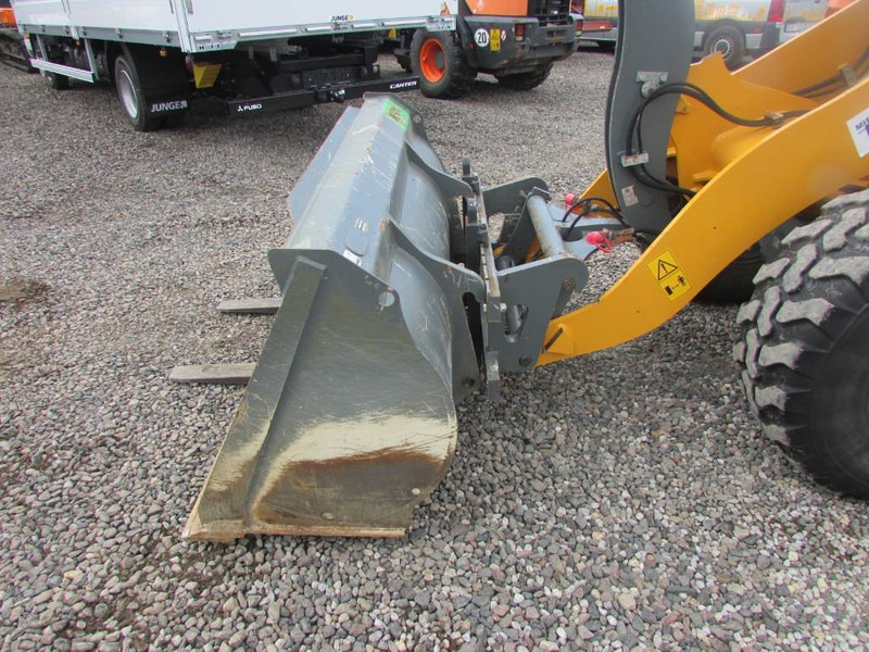 Liebherr L 506 Compact Radlader L506 40.000 EUR - Wheel loader: gambar 3 Liebherr L 506 Compact Radlader L506 40.000 EUR - Wheel loader: gambar 3