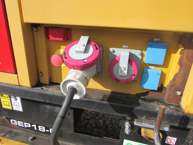 Olympian GEP 18-6 Lichtmast Zeppelin Lichtgiraffe Anhänger - Menara penerangan: gambar 4 Olympian GEP 18-6 Lichtmast Zeppelin Lichtgiraffe Anhänger - Menara penerangan: gambar 4