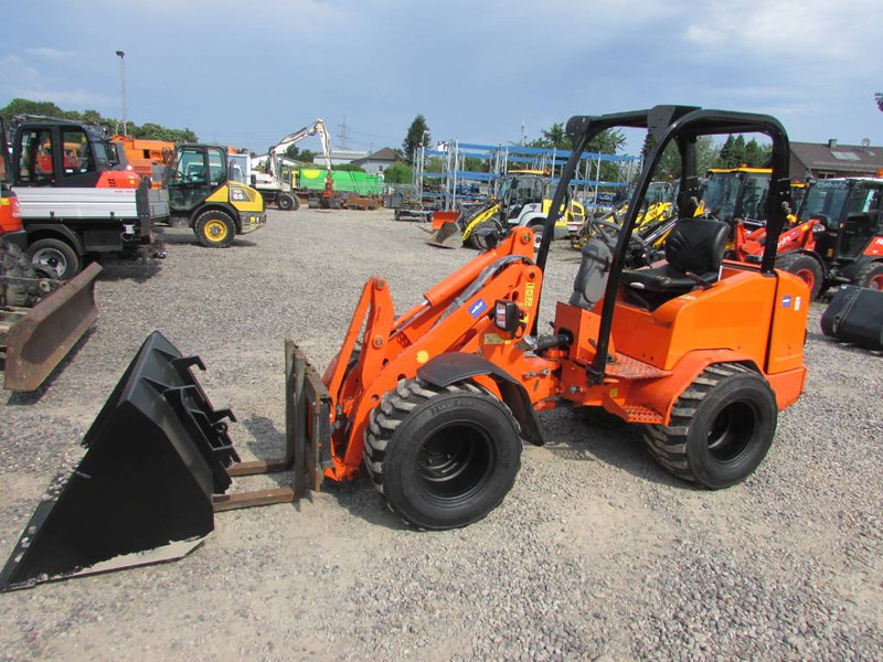 Schäffer 2436 Radlader Hoflader 22.000 EUR netto - Wheel loader: gambar 1 Schäffer 2436 Radlader Hoflader 22.000 EUR netto - Wheel loader: gambar 1