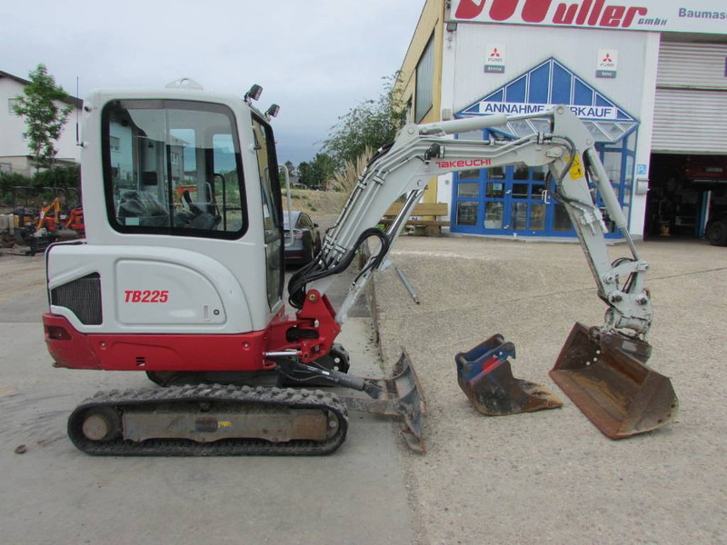 Takeuchi TB225 V3 Minibagger 35.500 EUR net - Ekskavator mini: gambar 1 Takeuchi TB225 V3 Minibagger 35.500 EUR net - Ekskavator mini: gambar 1