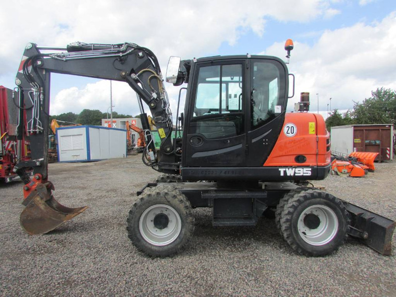 Terex TW 95 Mobilbagger 59.500 EUR / AC - Ekskavator roda: gambar 1 Terex TW 95 Mobilbagger 59.500 EUR / AC - Ekskavator roda: gambar 1