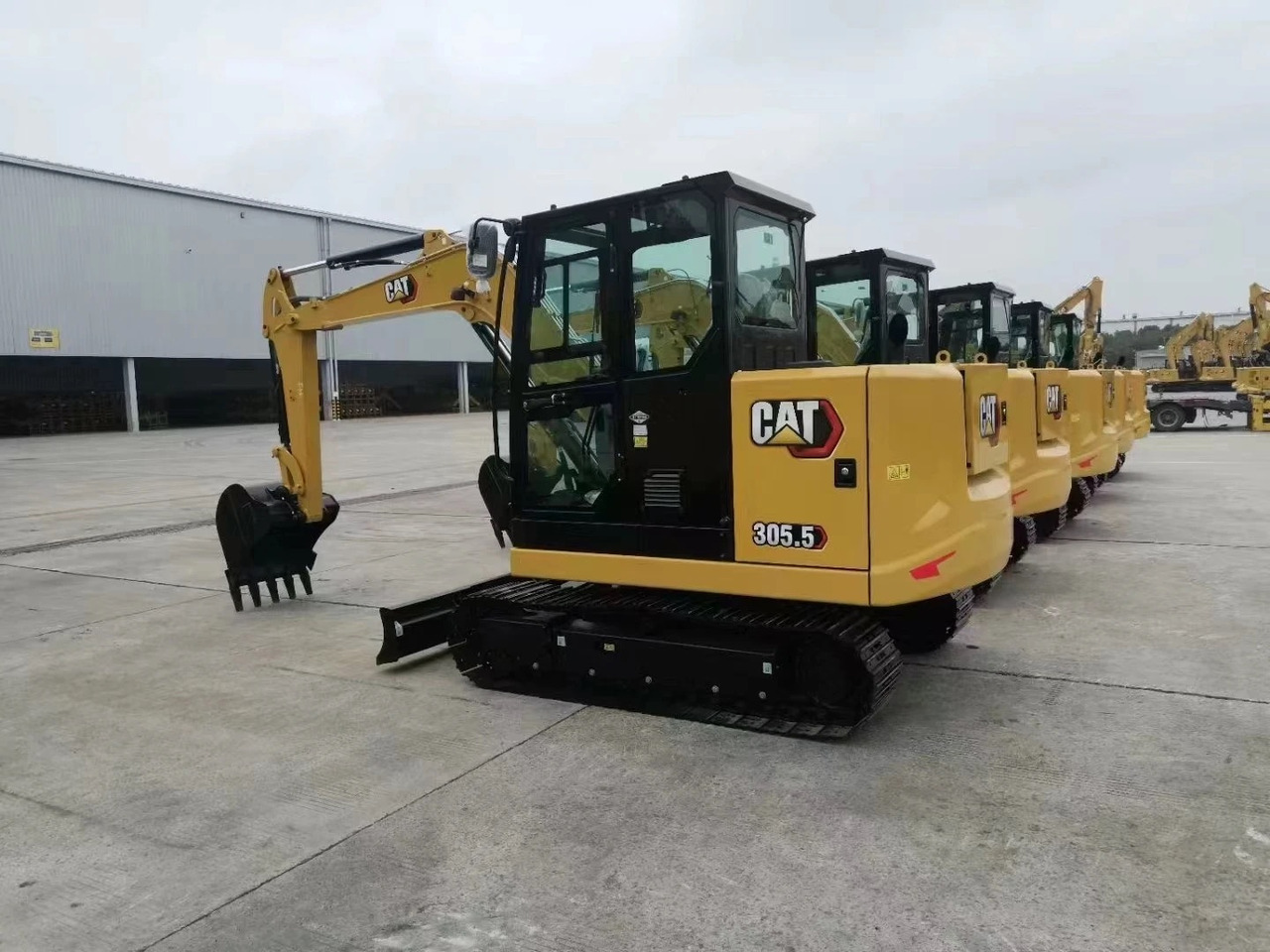 CAT 305.5E2 - Ekskavator mini: gambar 3 CAT 305.5E2 - Ekskavator mini: gambar 3
