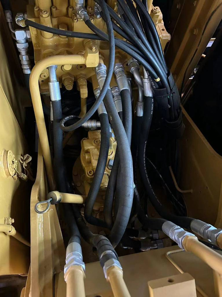 Ekskavator perayap CAT 312D2GC: gambar 6