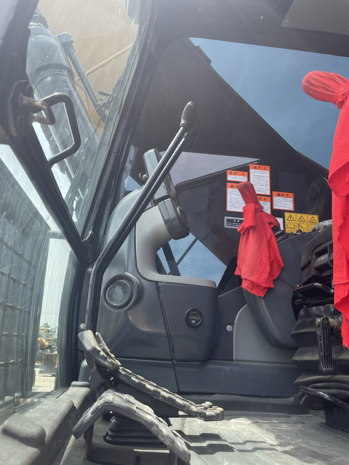 CATERPILLAR 330D2 - Ekskavator perayap: gambar 4 CATERPILLAR 330D2 - Ekskavator perayap: gambar 4