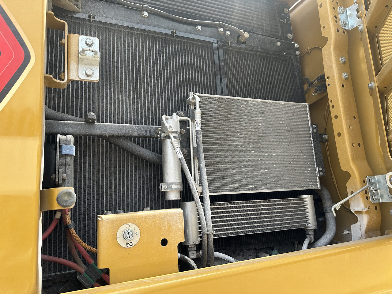 Ekskavator perayap CATERPILLAR 330GC: gambar 6