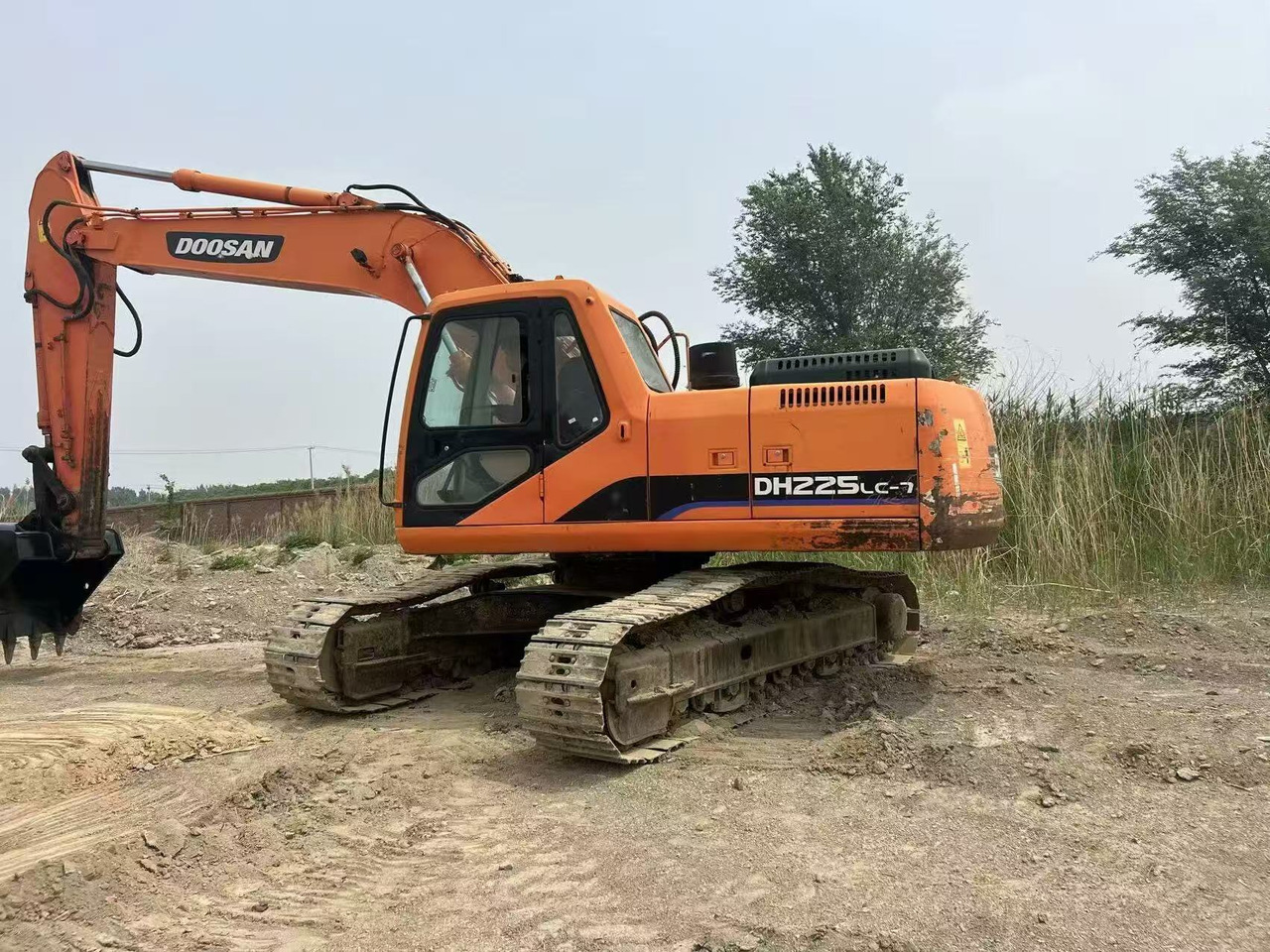 DOOSAN DH225LC-7 - Ekskavator perayap: gambar 4 DOOSAN DH225LC-7 - Ekskavator perayap: gambar 4