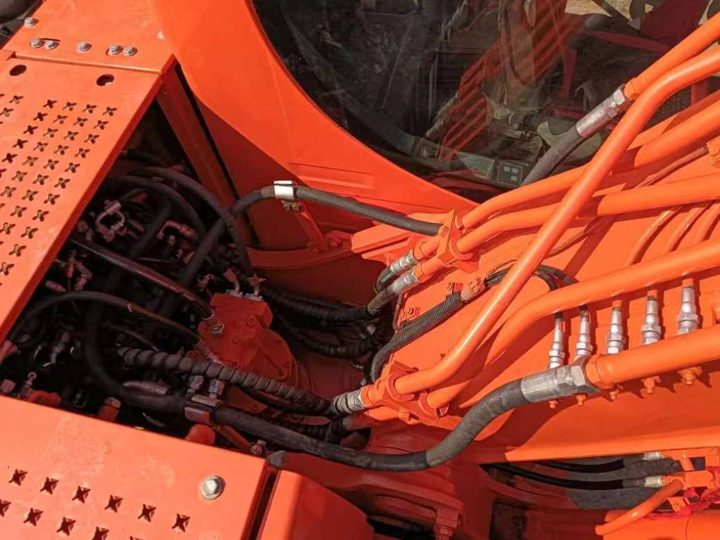 Doosan DX150 - Ekskavator perayap: gambar 3 Doosan DX150 - Ekskavator perayap: gambar 3