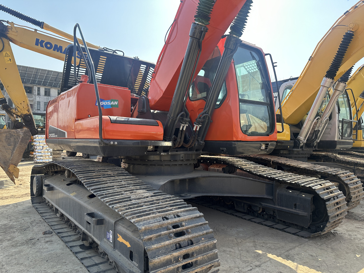 Doosan DX300-9C - Ekskavator perayap: gambar 2 Doosan DX300-9C - Ekskavator perayap: gambar 2