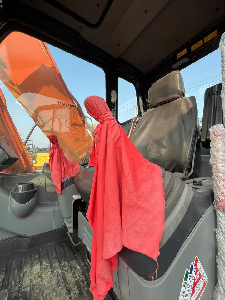 HITACHI ZX160 - Ekskavator perayap: gambar 4 HITACHI ZX160 - Ekskavator perayap: gambar 4