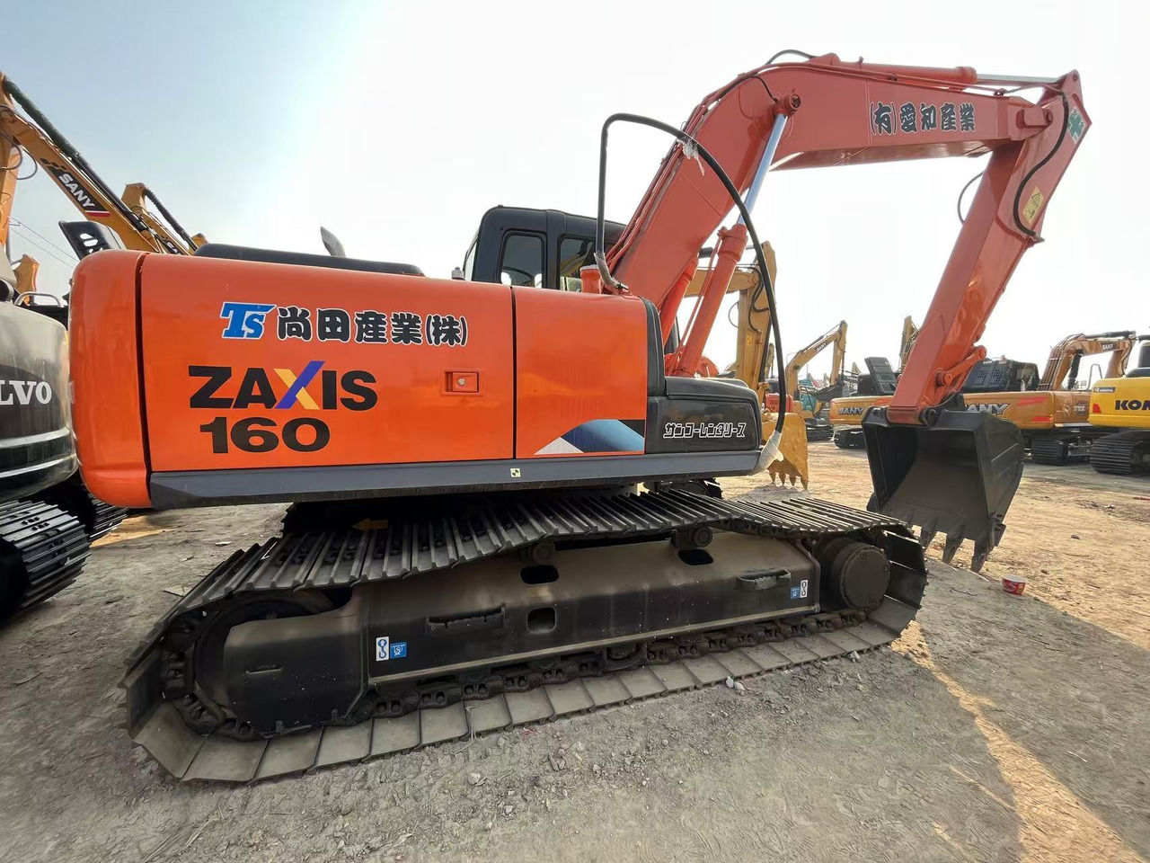 HITACHI ZX160 - Ekskavator perayap: gambar 1 HITACHI ZX160 - Ekskavator perayap: gambar 1