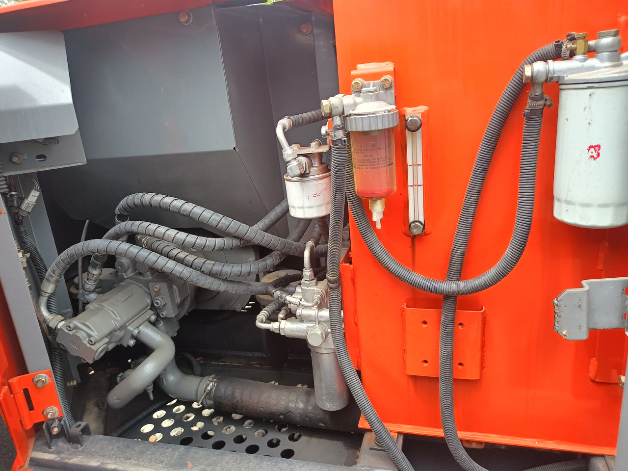 HITACHI ZX60 - Ekskavator perayap: gambar 2 HITACHI ZX60 - Ekskavator perayap: gambar 2
