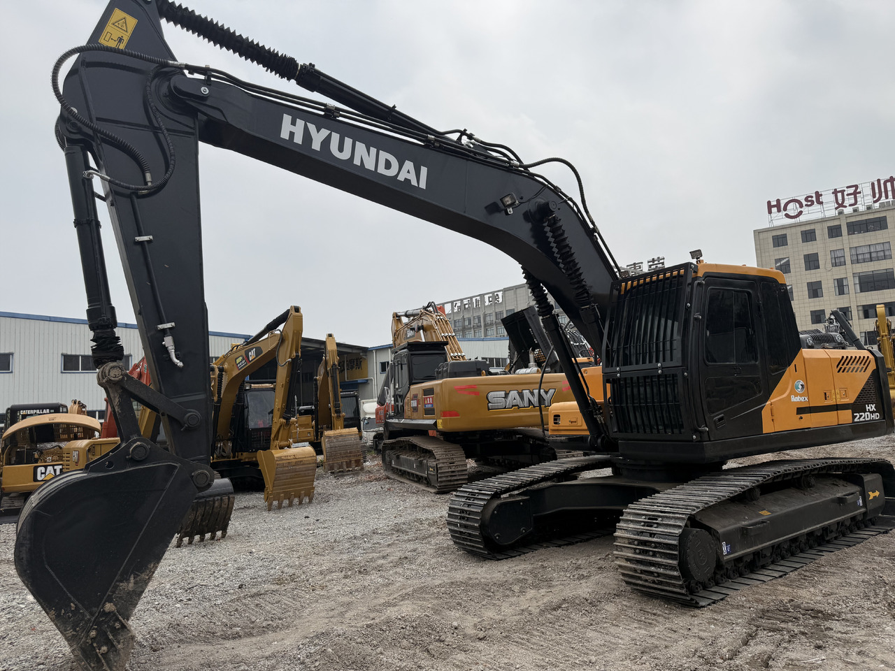 HYUNDAI HX220HD - Ekskavator perayap: gambar 2 HYUNDAI HX220HD - Ekskavator perayap: gambar 2