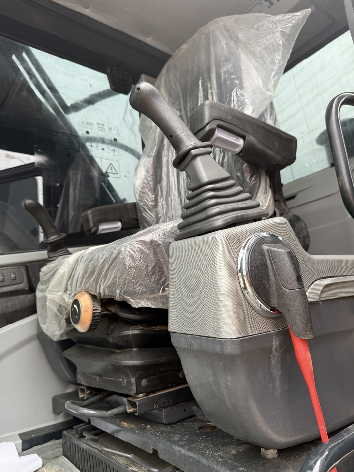 HYUNDAI HX220HD - Ekskavator perayap: gambar 3 HYUNDAI HX220HD - Ekskavator perayap: gambar 3