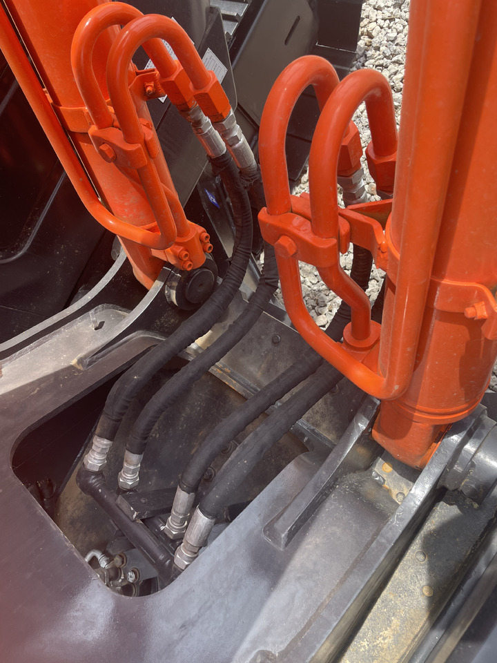 Hitachi ZX200 - Ekskavator perayap: gambar 5 Hitachi ZX200 - Ekskavator perayap: gambar 5