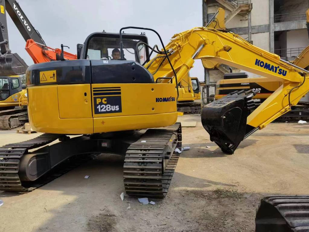 KOMATSU PC 128US - Ekskavator mini: gambar 1 KOMATSU PC 128US - Ekskavator mini: gambar 1