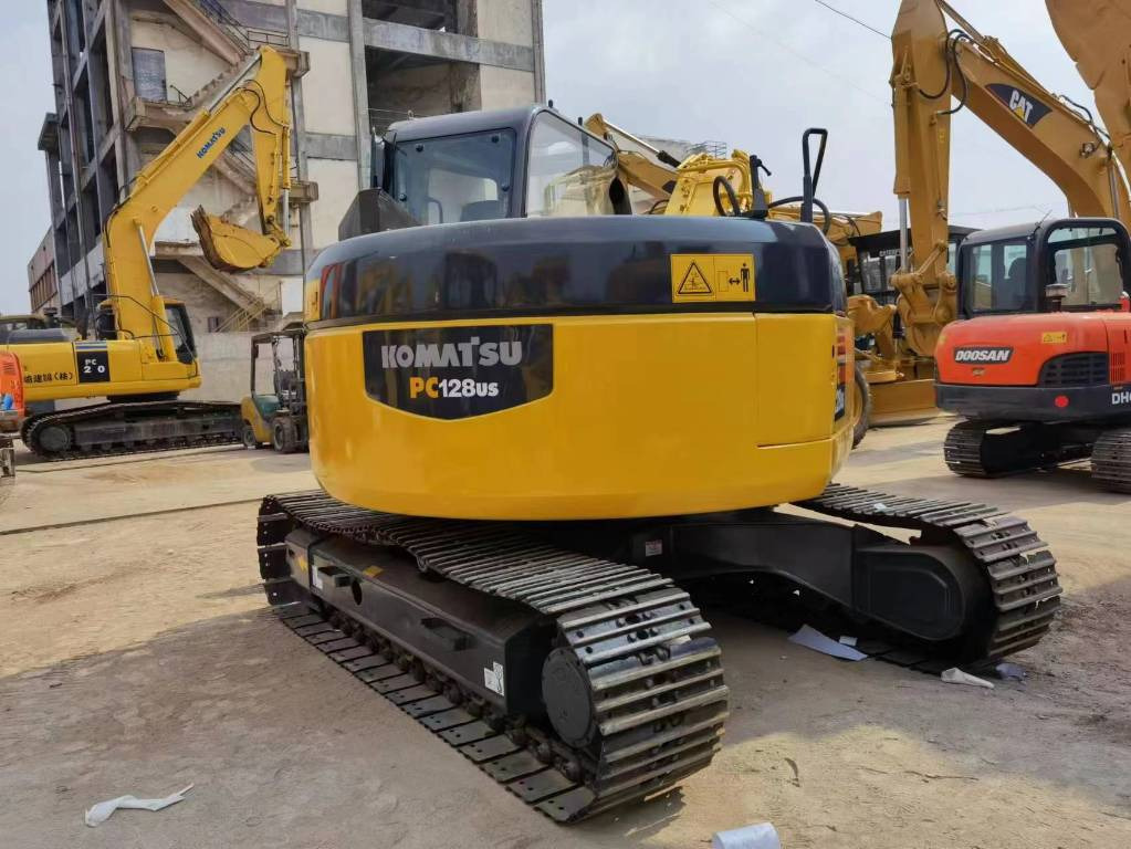 KOMATSU PC 128US - Ekskavator mini: gambar 3 KOMATSU PC 128US - Ekskavator mini: gambar 3