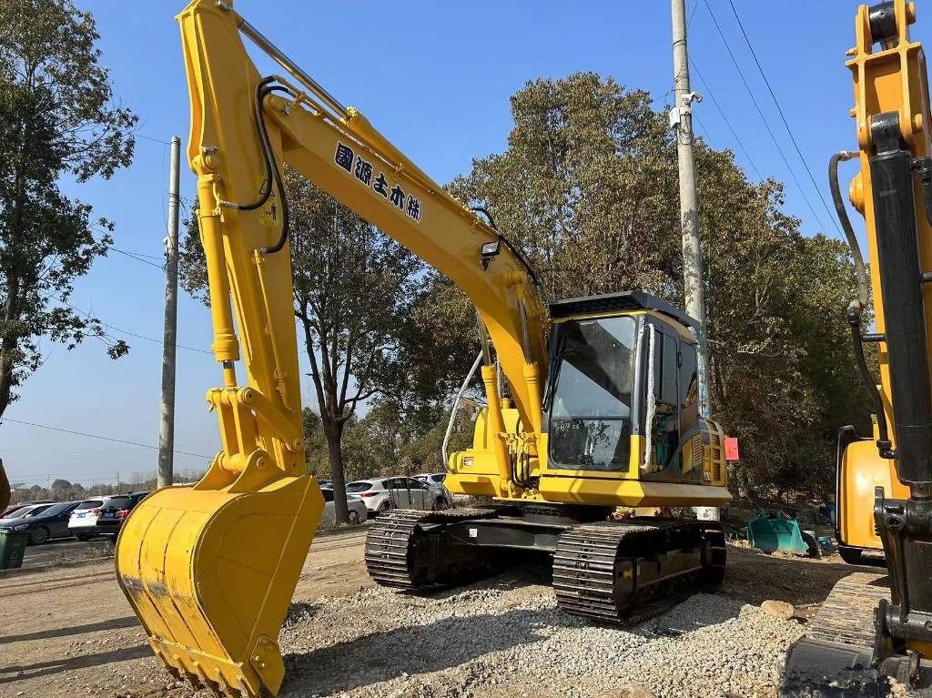 KOMATSU PC 130-8 - Ekskavator perayap: gambar 3 KOMATSU PC 130-8 - Ekskavator perayap: gambar 3