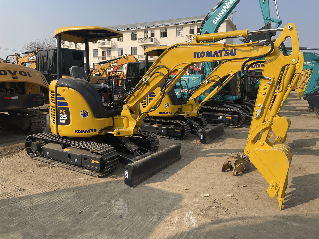 KOMATSU PC 35 MR-3 - Ekskavator perayap: gambar 1 KOMATSU PC 35 MR-3 - Ekskavator perayap: gambar 1