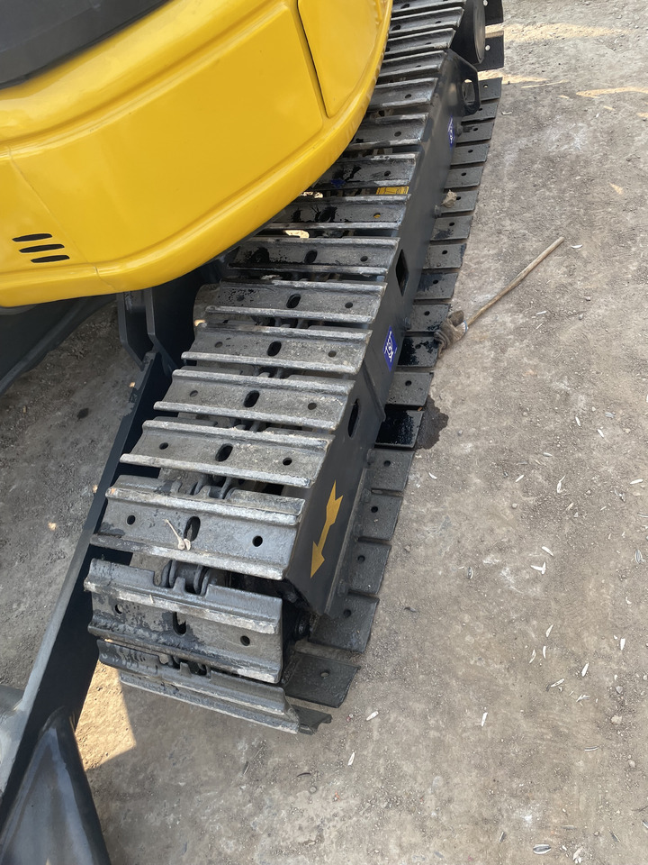 KOMATSU PC 35 MR-3 - Ekskavator perayap: gambar 5 KOMATSU PC 35 MR-3 - Ekskavator perayap: gambar 5