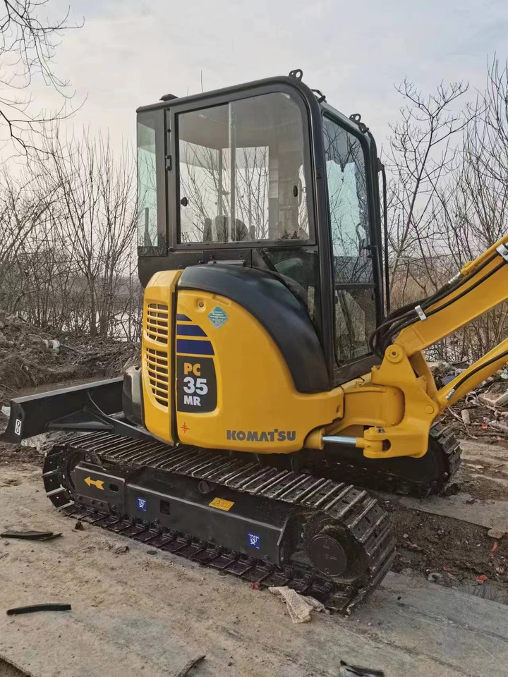 KOMATSU PC 35 MR - Ekskavator mini: gambar 3 KOMATSU PC 35 MR - Ekskavator mini: gambar 3