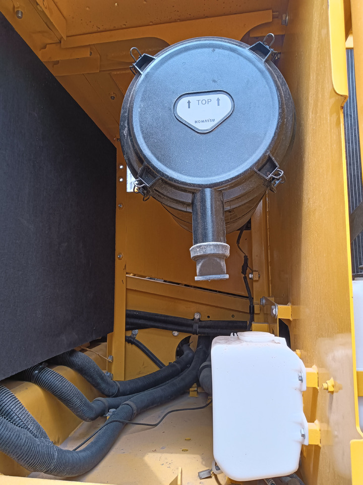 KOMATSU PC200-8 - Ekskavator perayap: gambar 5 KOMATSU PC200-8 - Ekskavator perayap: gambar 5