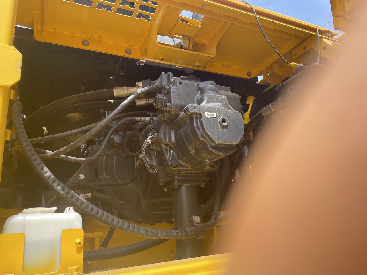 KOMATSU PC350-8 - Ekskavator perayap: gambar 4 KOMATSU PC350-8 - Ekskavator perayap: gambar 4