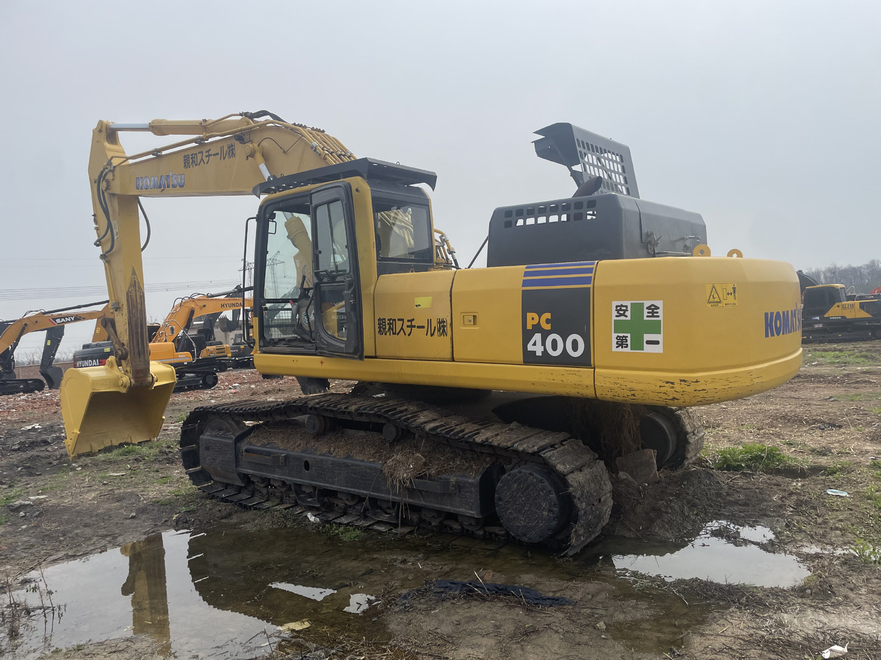 KOMATSU PC400-8R - Ekskavator perayap: gambar 1 KOMATSU PC400-8R - Ekskavator perayap: gambar 1