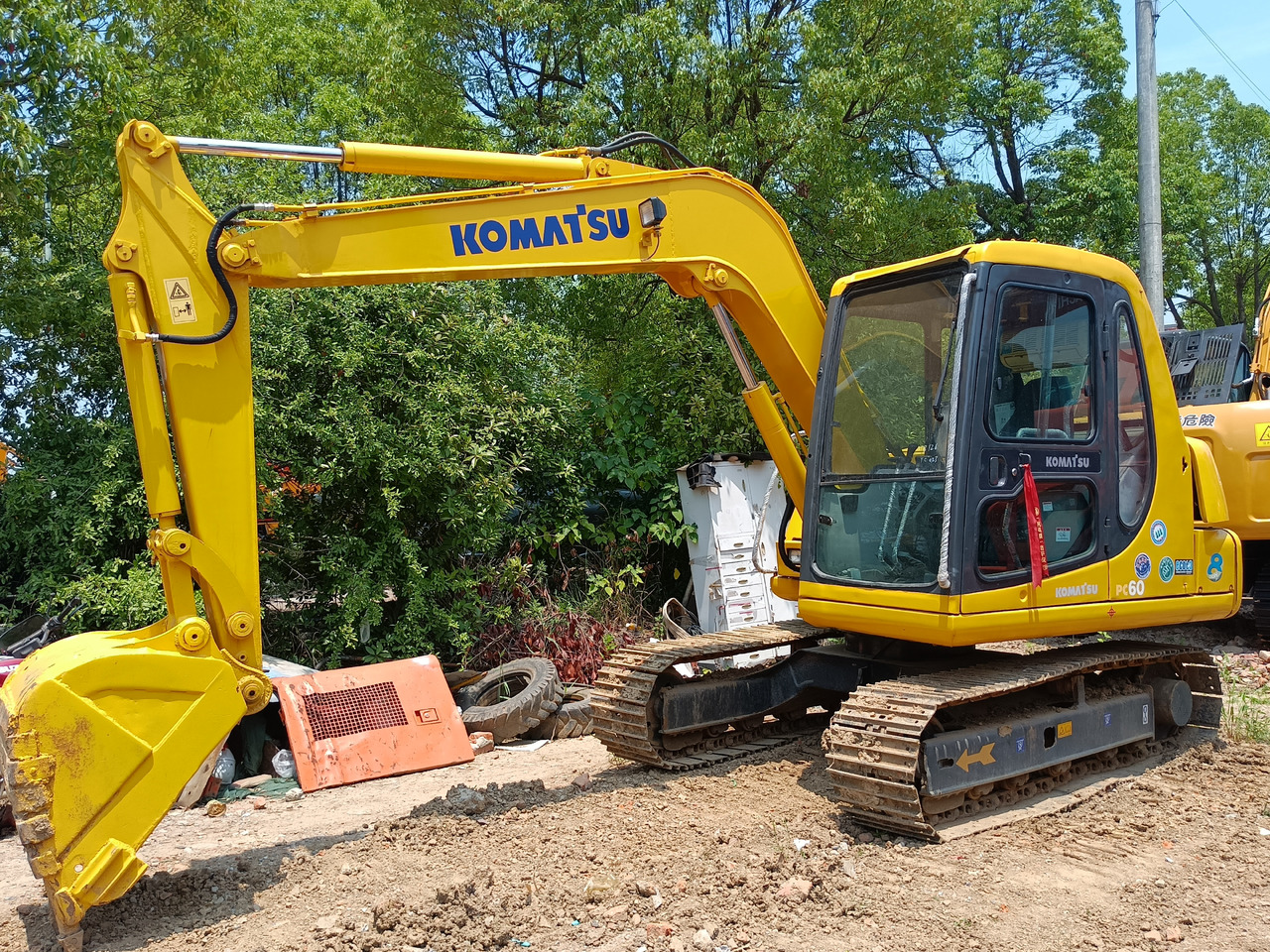 KOMATSU PC60-7 - Ekskavator perayap: gambar 1 KOMATSU PC60-7 - Ekskavator perayap: gambar 1