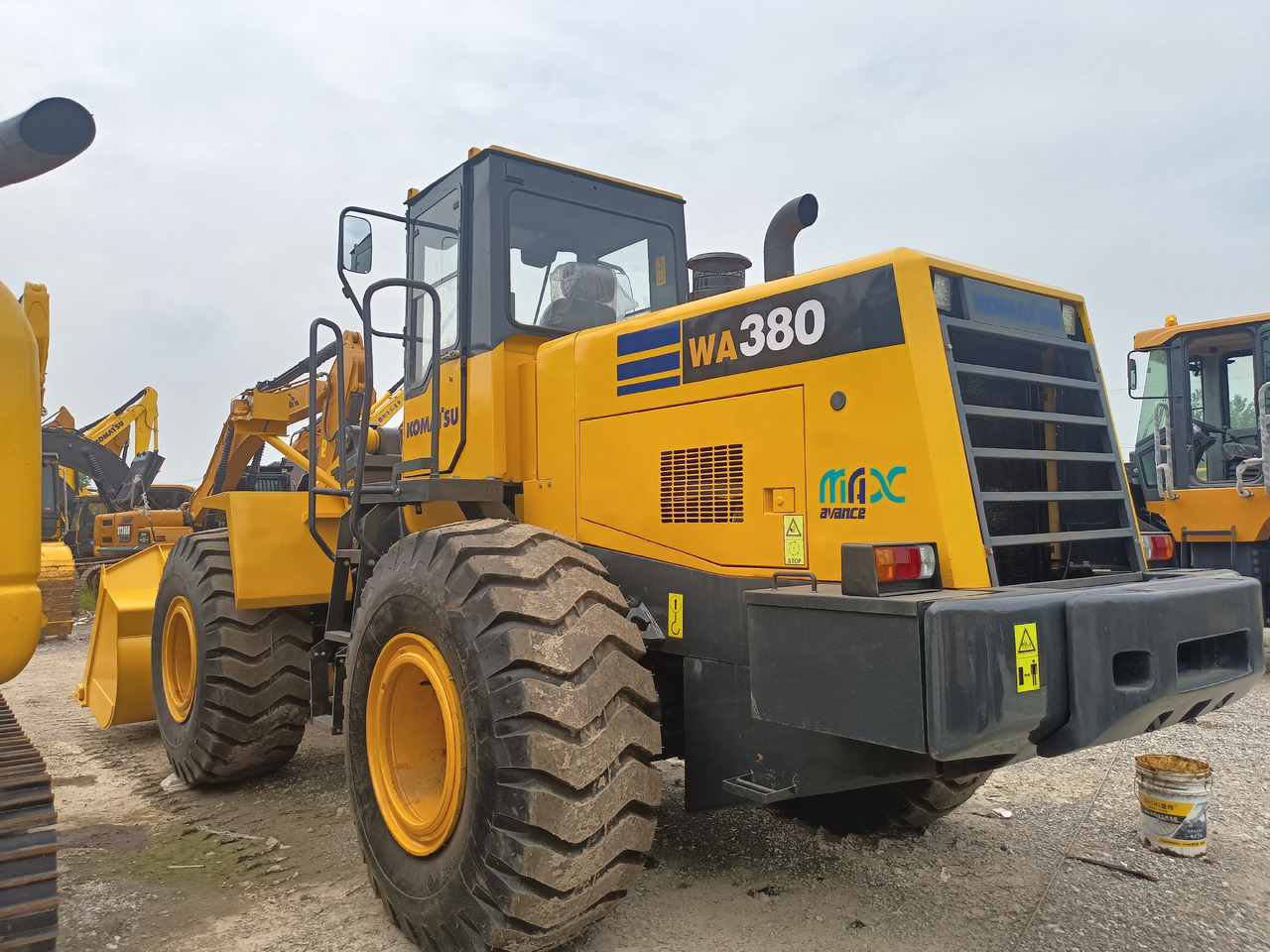 KOMATSU WA380-3 - Wheel loader: gambar 3 KOMATSU WA380-3 - Wheel loader: gambar 3